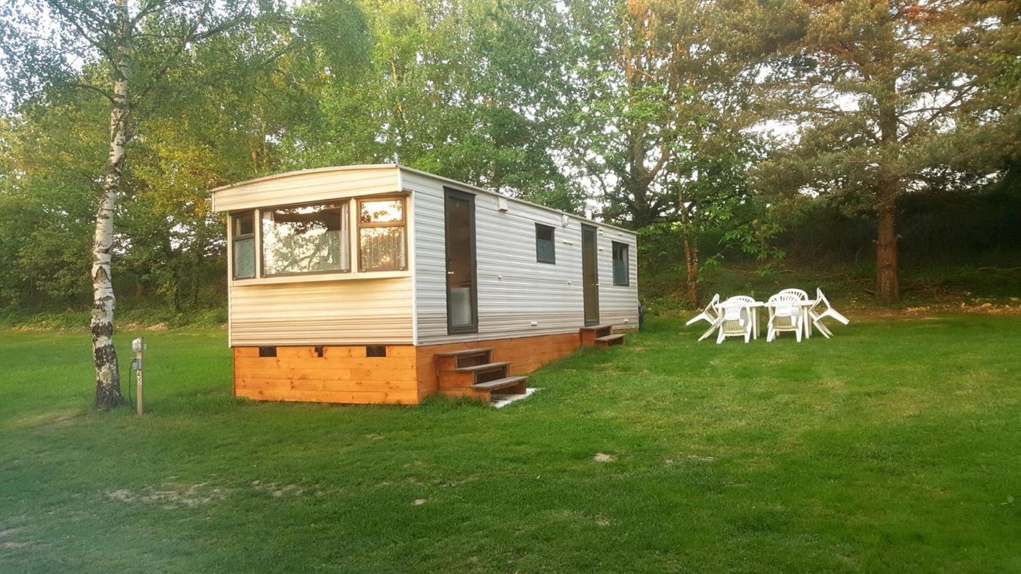 Camping De La Reuille Flere-la-Riviere Exterior photo